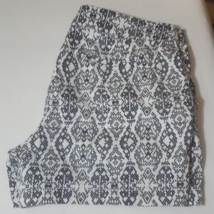 DEPT222 navy and white shorts size 12 EUC